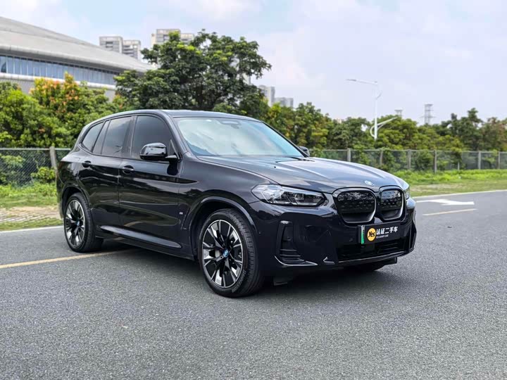 Фото 3 - BMW iX3