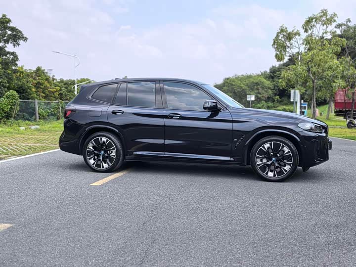 Фото 4 - BMW iX3