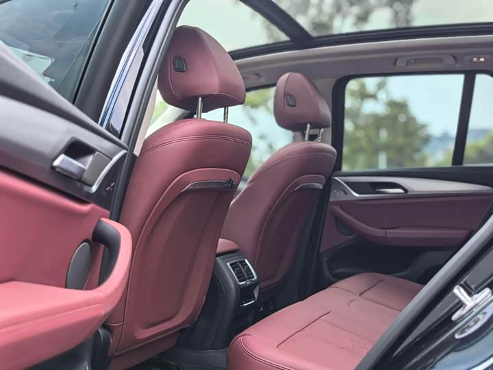 Фото 6 - BMW iX3