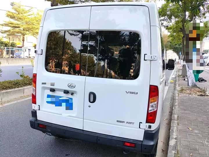 Фото 3 - Maxus V80