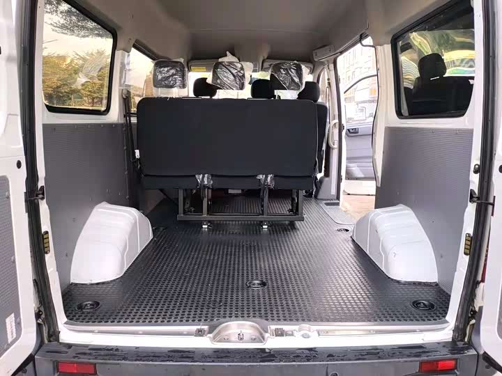 Фото 5 - Maxus V80