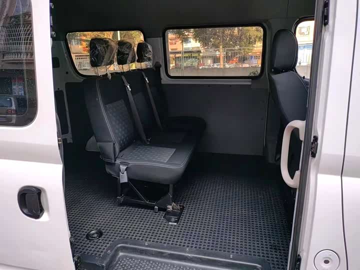 Фото 6 - Maxus V80