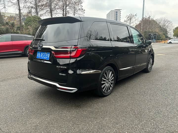 Фото 9 - Honda Elysion