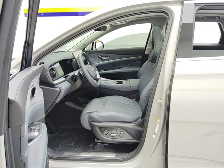 Фото 9 - BYD Sea Lion 07 DM-i Hybrid