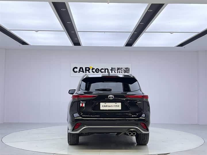 Фото 4 - Toyota Crown Kluger