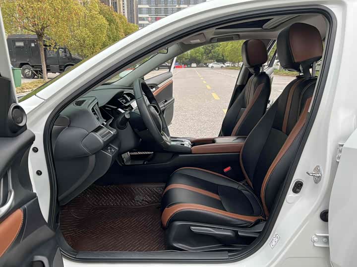 Фото 4 - Honda Civic