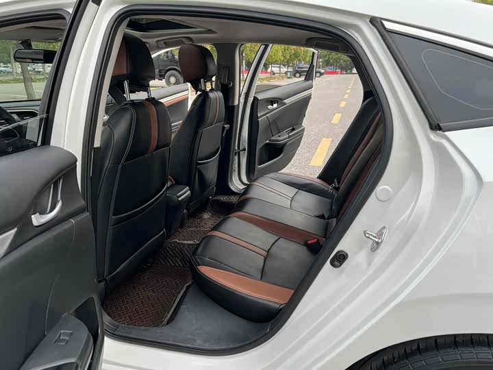 Фото 6 - Honda Civic