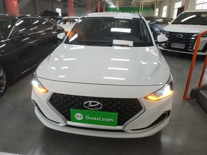 Фото 3 - Hyundai Celesta