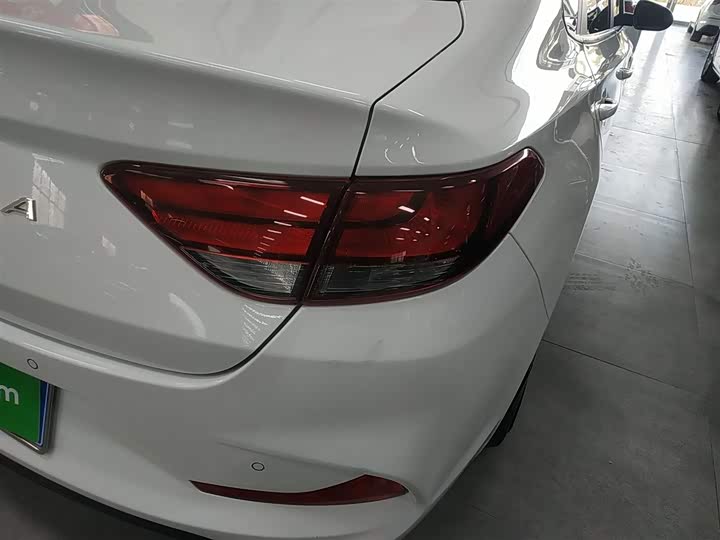 Фото 8 - Hyundai Celesta