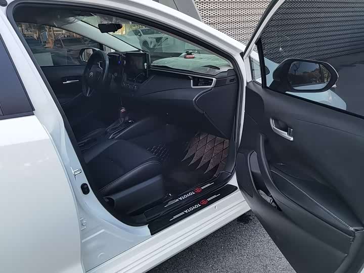 Фото 5 - Toyota Corolla