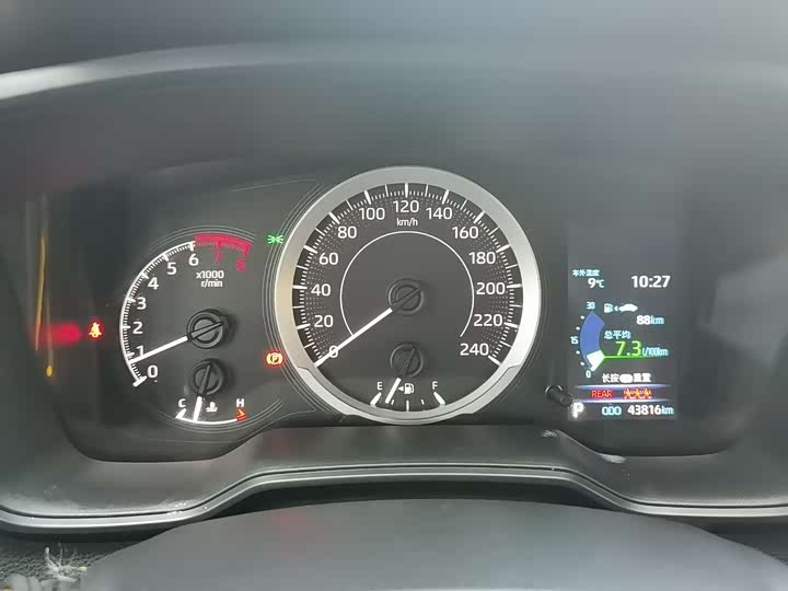 Фото 6 - Toyota Corolla