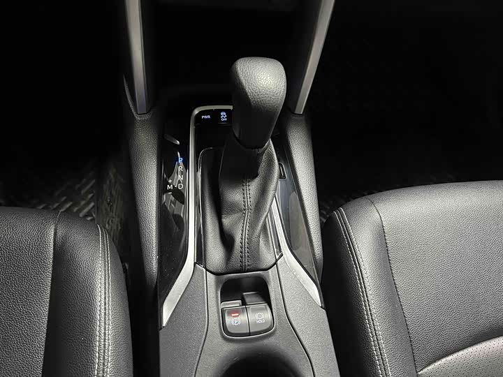 Фото 8 - Toyota Corolla