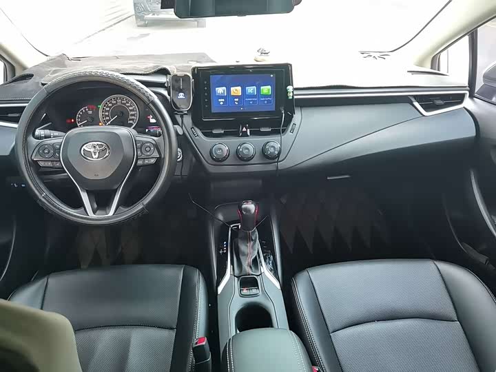 Фото 9 - Toyota Corolla