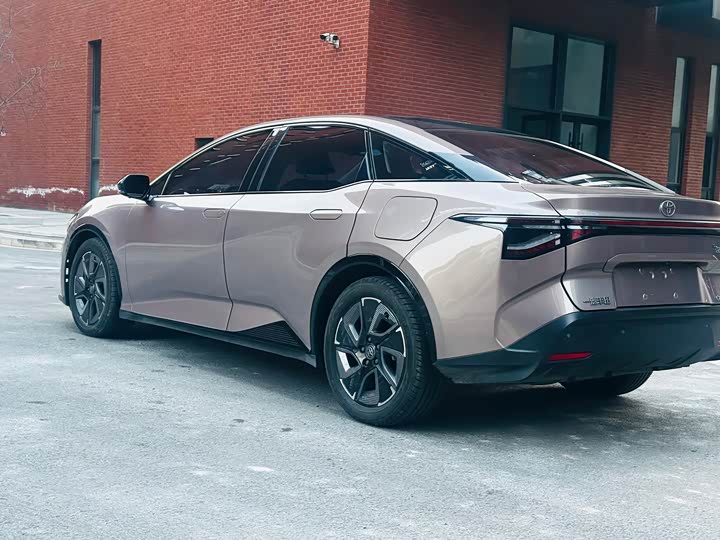 Фото 4 - Toyota bZ3