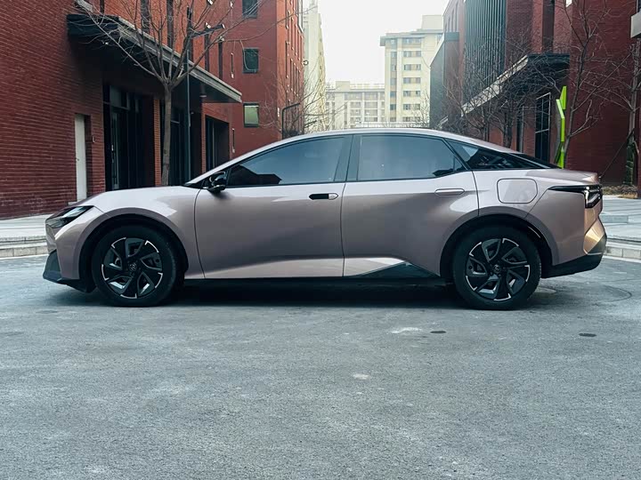 Фото 8 - Toyota bZ3