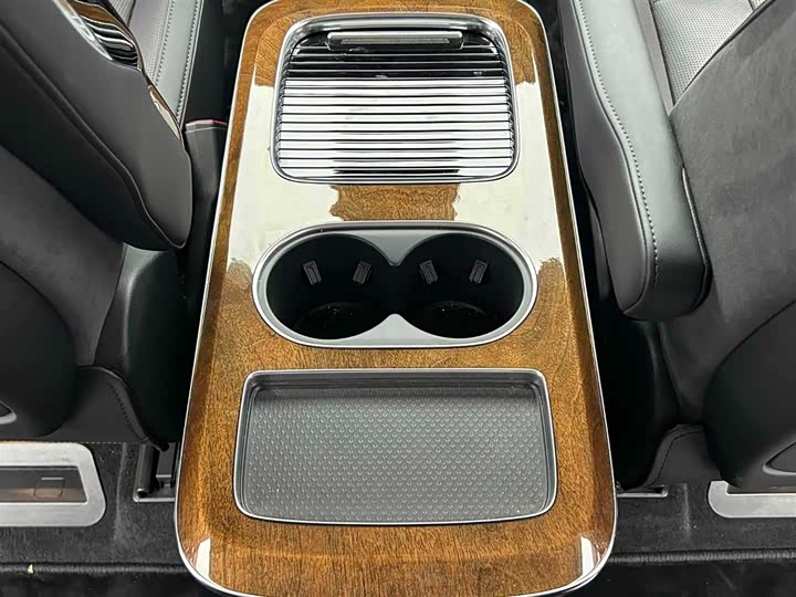 Фото 8 - Hongqi HQ9