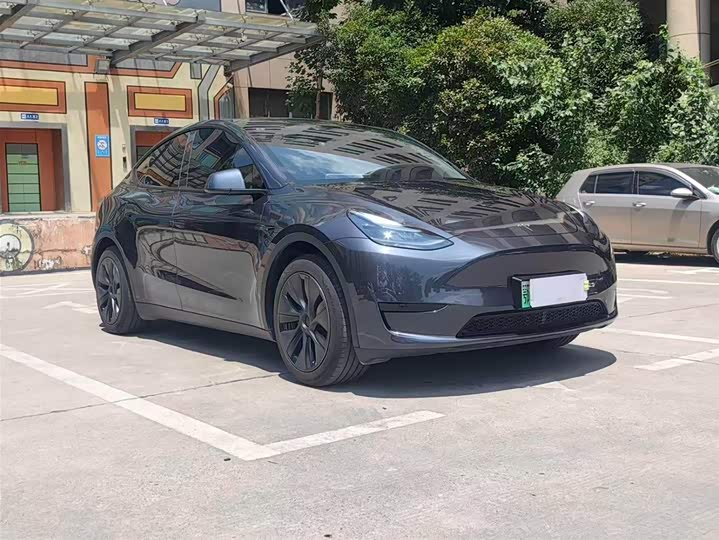 Фото 3 - Tesla Model Y