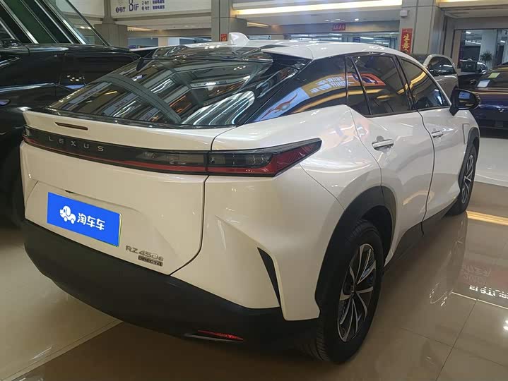 Фото 3 - Lexus RZ