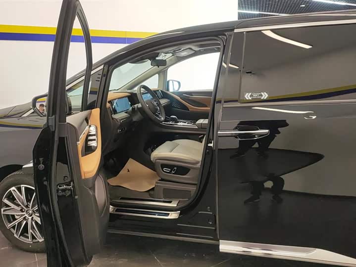 Фото 9 - GAC Trumpchi M8