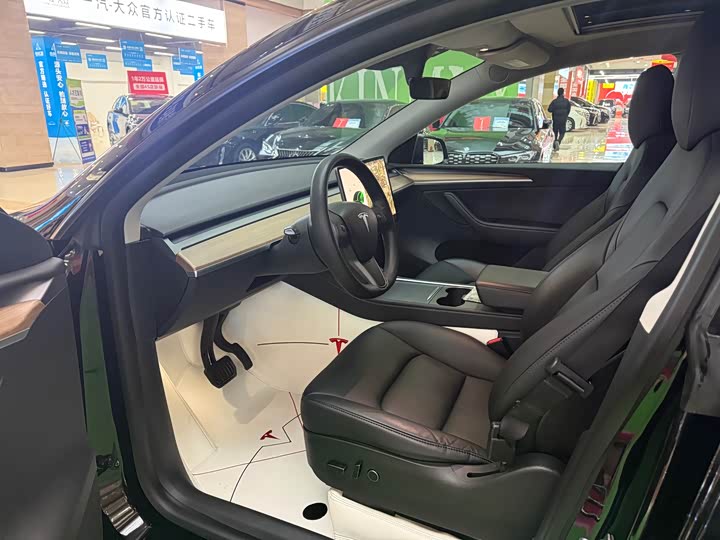 Фото 4 - Tesla Model Y