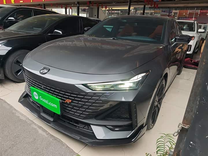 Фото 2 - Changan UNI-V