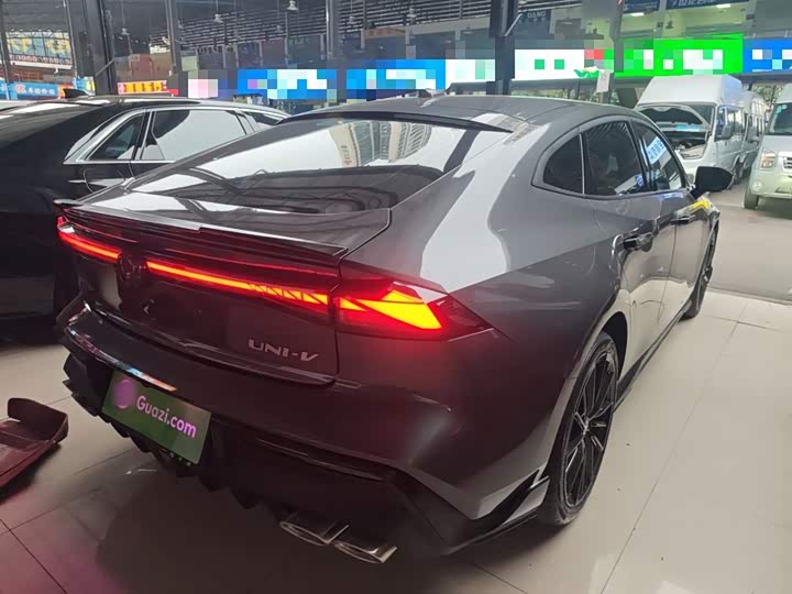 Фото 7 - Changan UNI-V