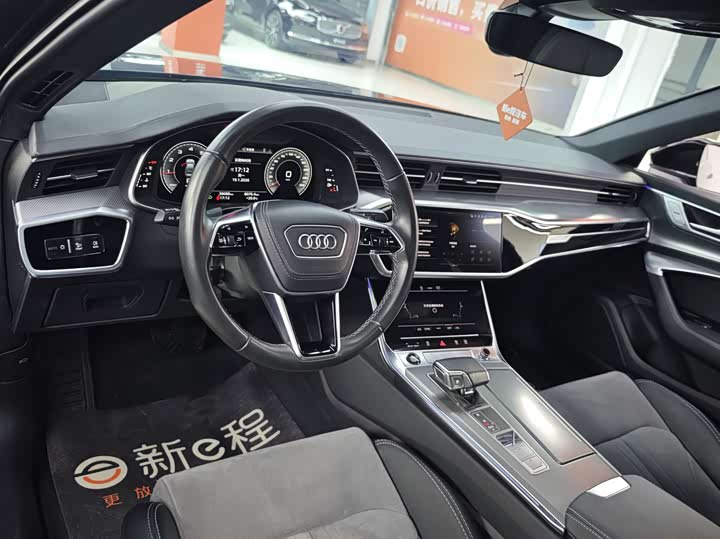Фото 7 - Audi A6L