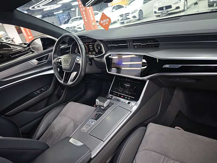 Фото 8 - Audi A6L