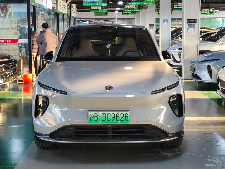 Фото 2 - Nio EC6