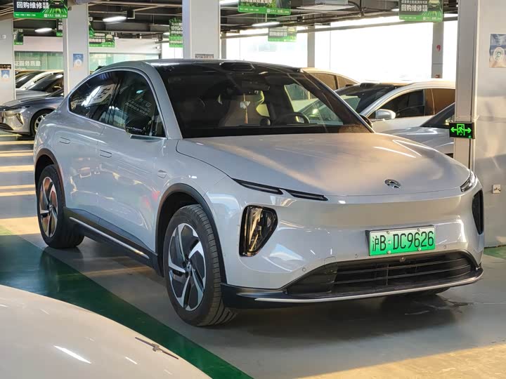Фото 3 - Nio EC6