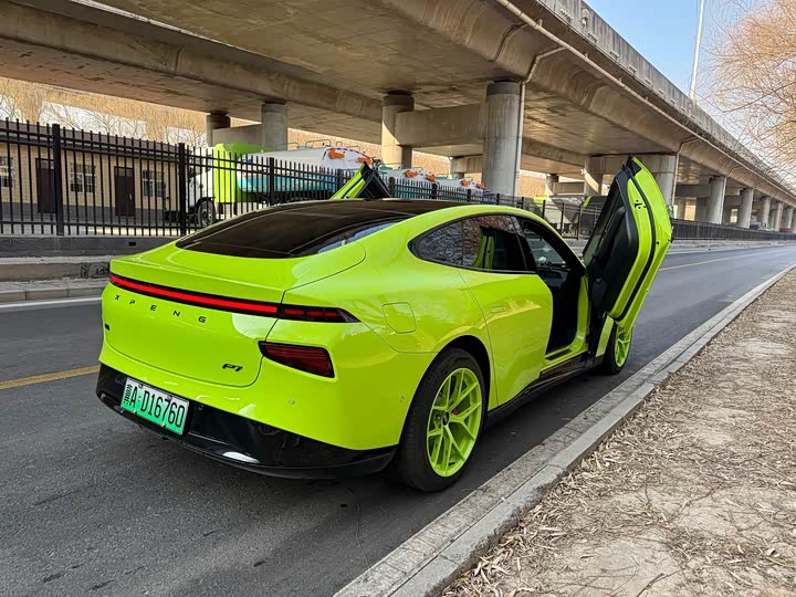 Фото 9 - XPeng P7