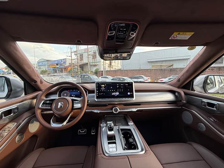 Фото 6 - Tank 700 Hybrid