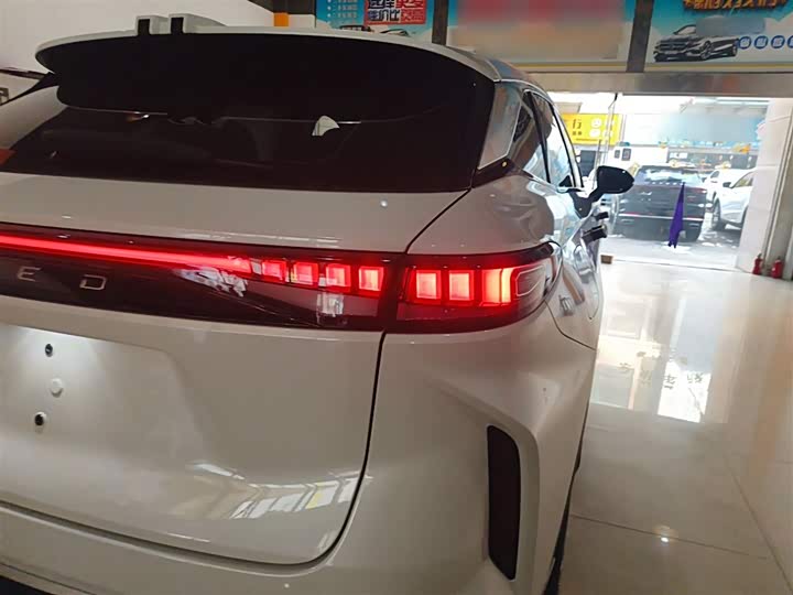 Фото 8 - Exeed RX