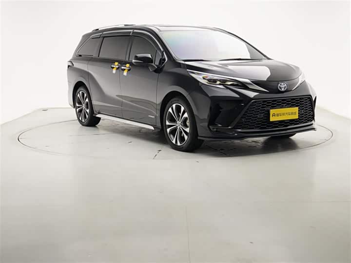 Фото 4 - Toyota Granvia