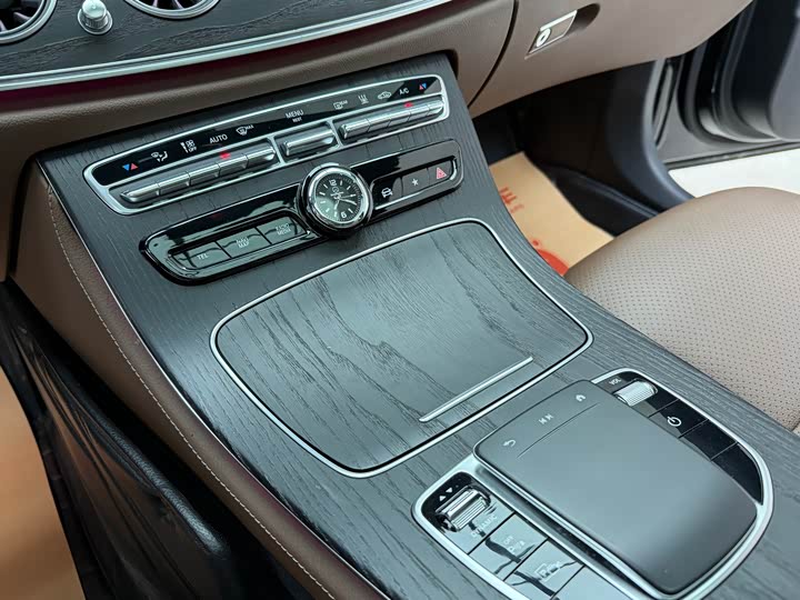 Фото 8 - Mercedes-Benz E-Class Hybrid