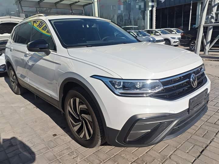 Фото 4 - Volkswagen Tiguan L Pro
