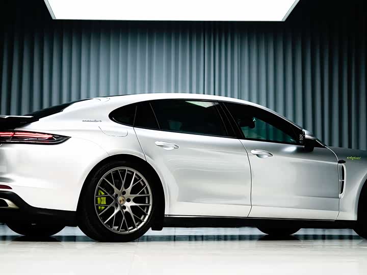 Фото 4 - Porsche Panamera Hybrid