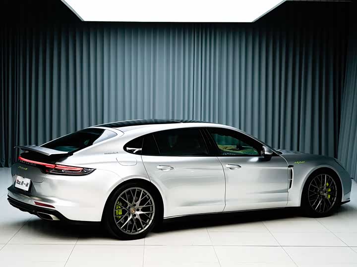 Фото 6 - Porsche Panamera Hybrid