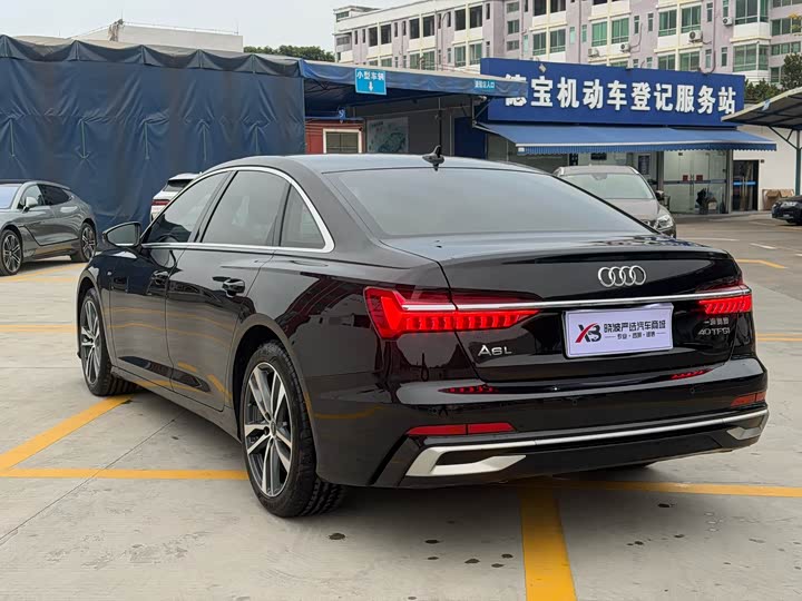 Фото 4 - Audi A6L