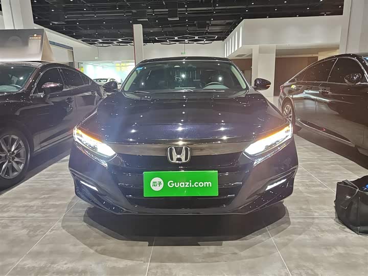 Фото 3 - Honda Accord