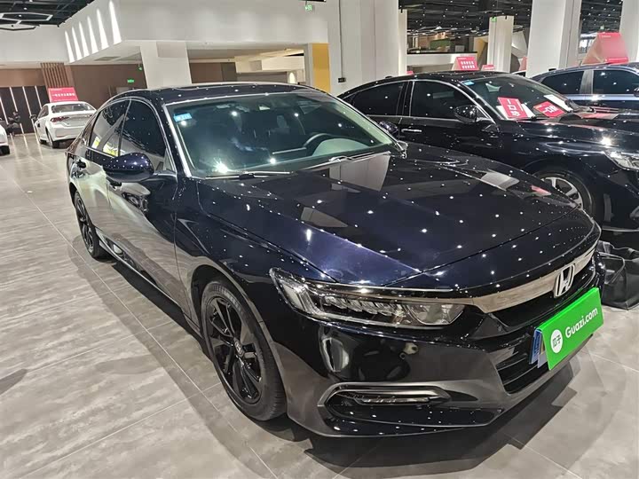 Фото 4 - Honda Accord