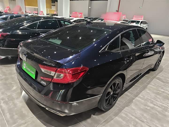 Фото 7 - Honda Accord