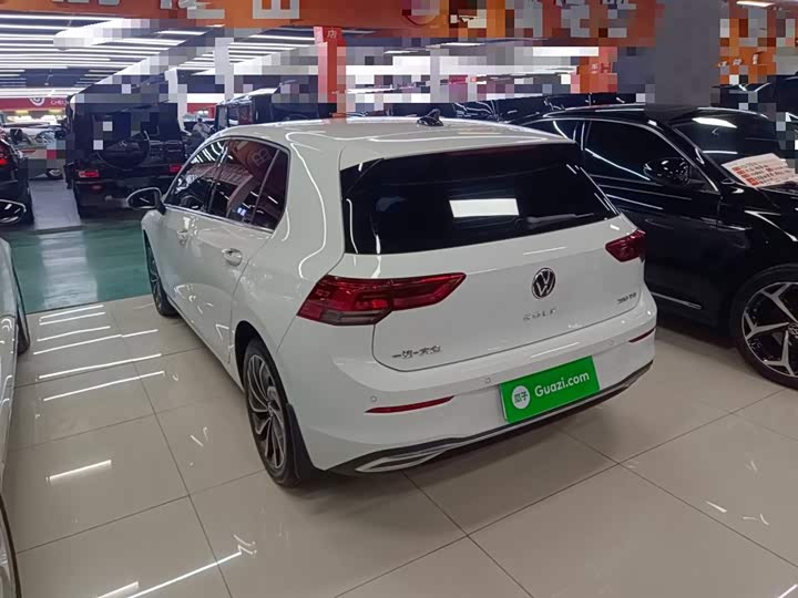 Фото 5 - Volkswagen Golf