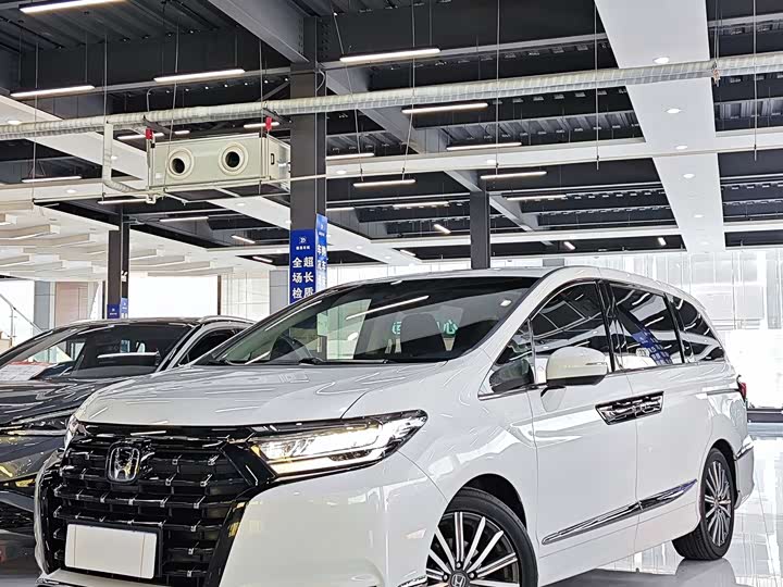 Фото 1 - Honda Elysion