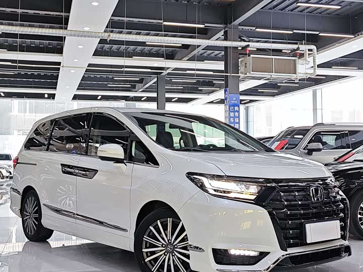 Фото 2 - Honda Elysion