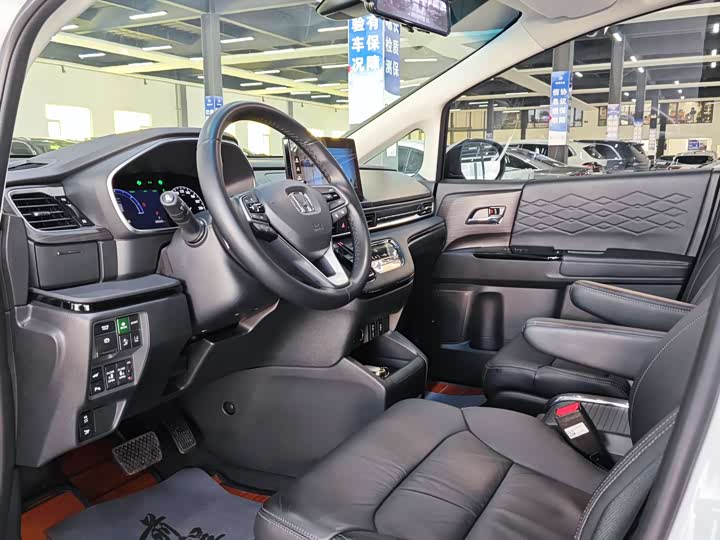 Фото 6 - Honda Elysion