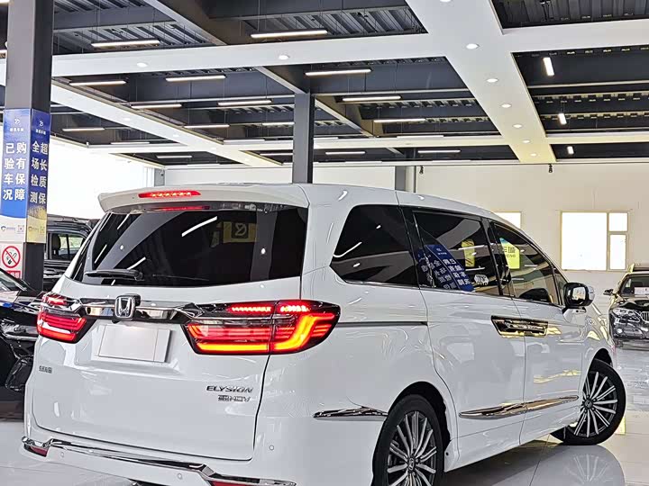 Фото 7 - Honda Elysion