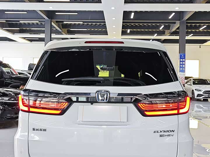 Фото 8 - Honda Elysion