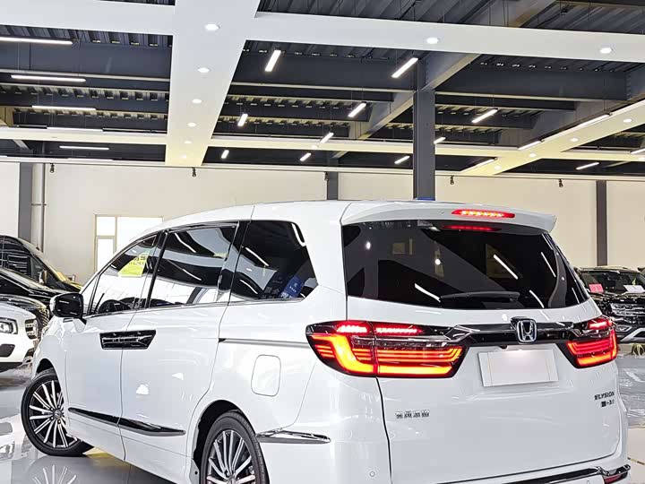 Фото 9 - Honda Elysion