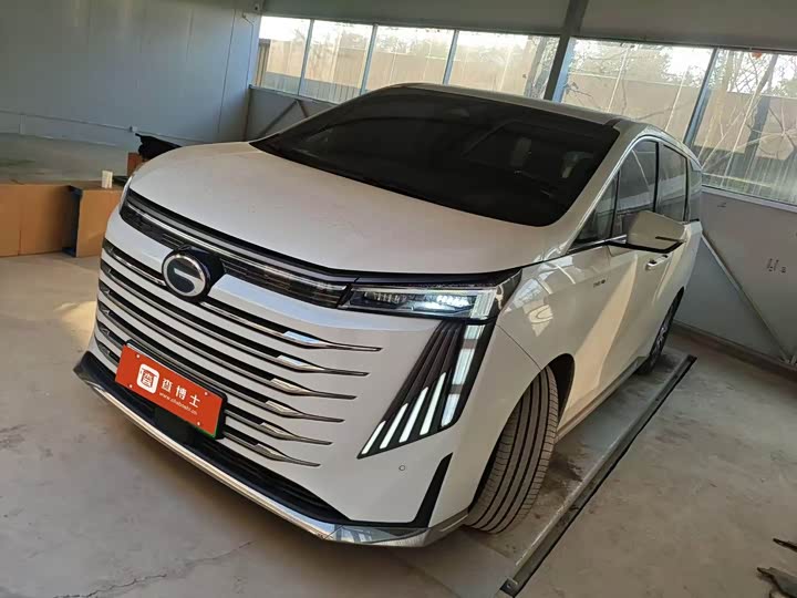 Фото 1 - GAC Trumpchi E9